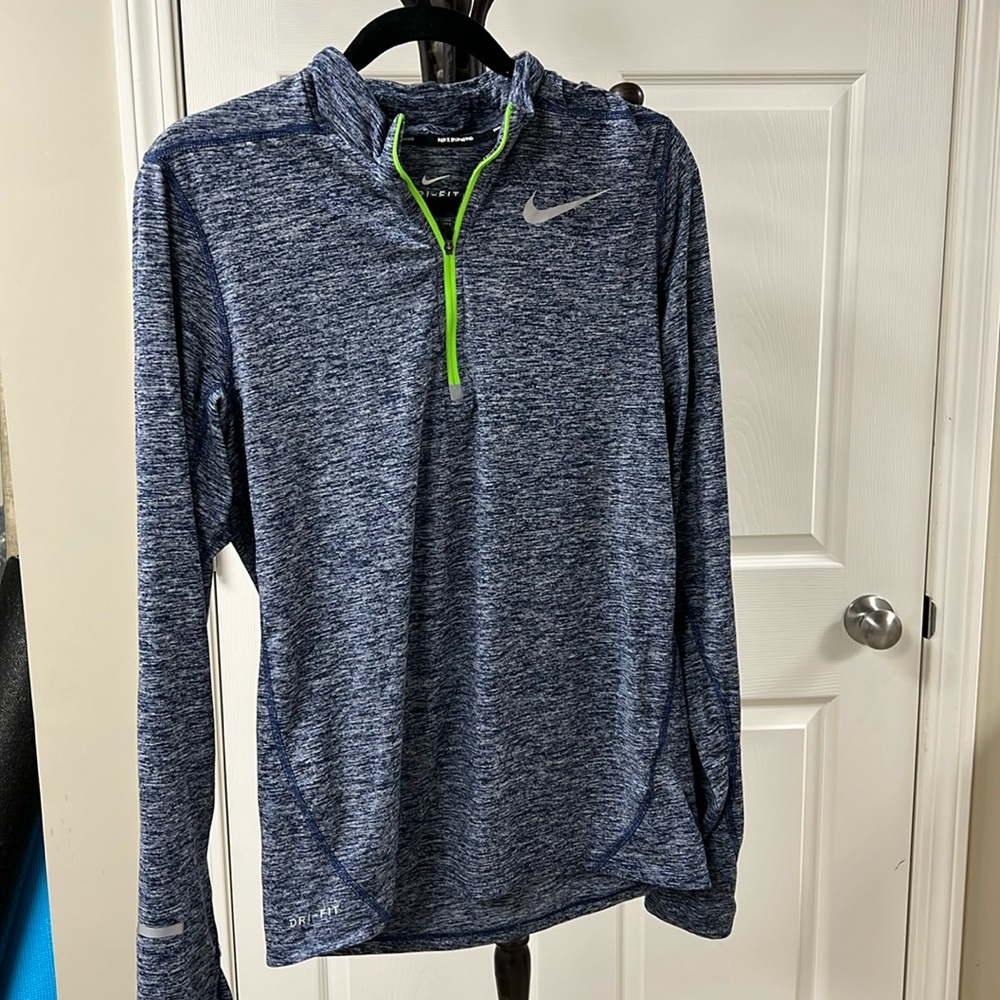 Men’s Small Nike Dri-Fit pullover